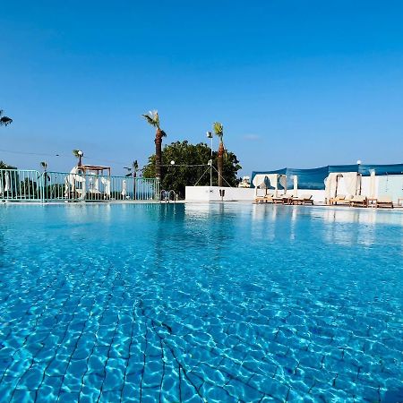 Adelais Bay Hotel Protarász Kültér fotó