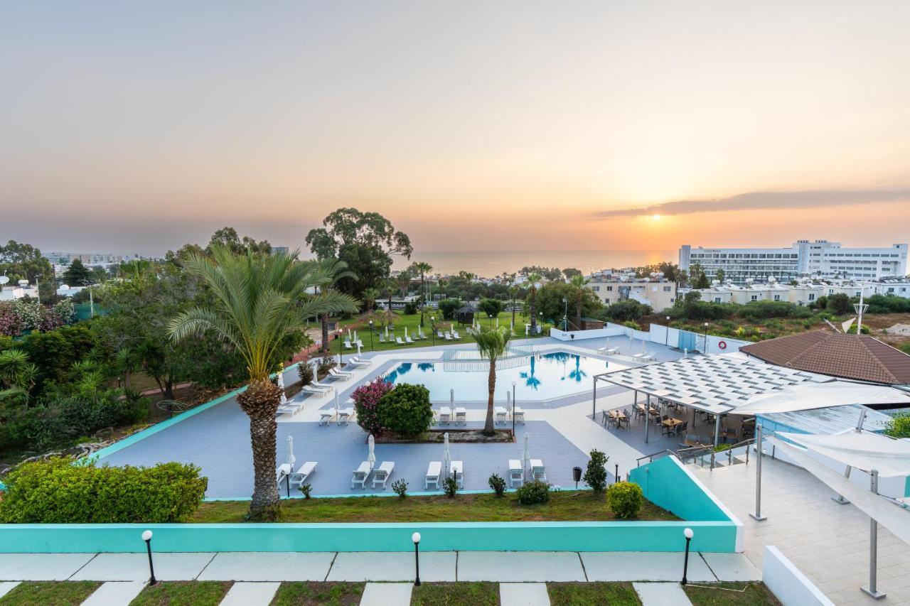 Adelais Bay Hotel Protarász Kültér fotó