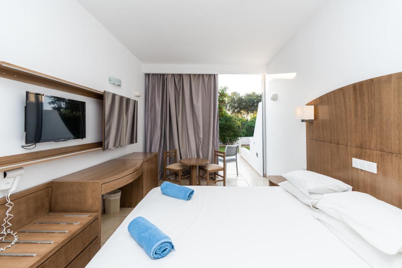 Adelais Bay Hotel Protarász Kültér fotó