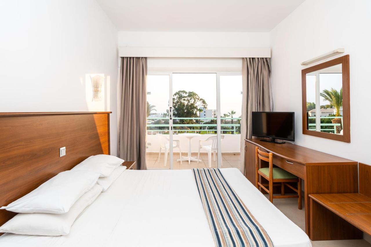 Adelais Bay Hotel Protarász Kültér fotó