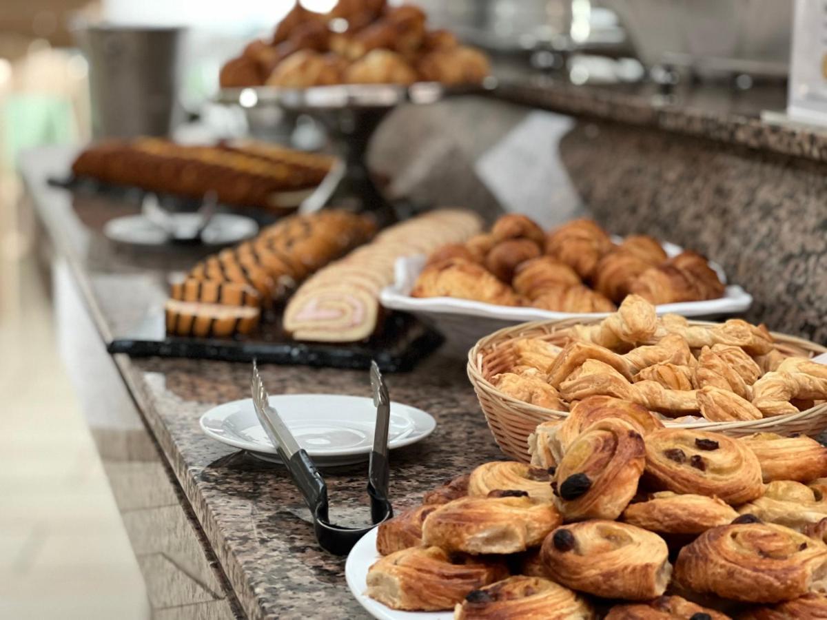 Adelais Bay Hotel Protarász Kültér fotó