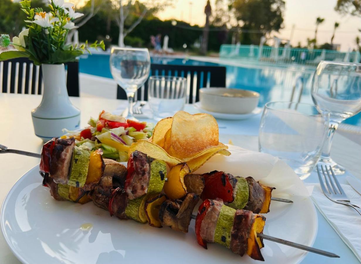 Adelais Bay Hotel Protarász Kültér fotó