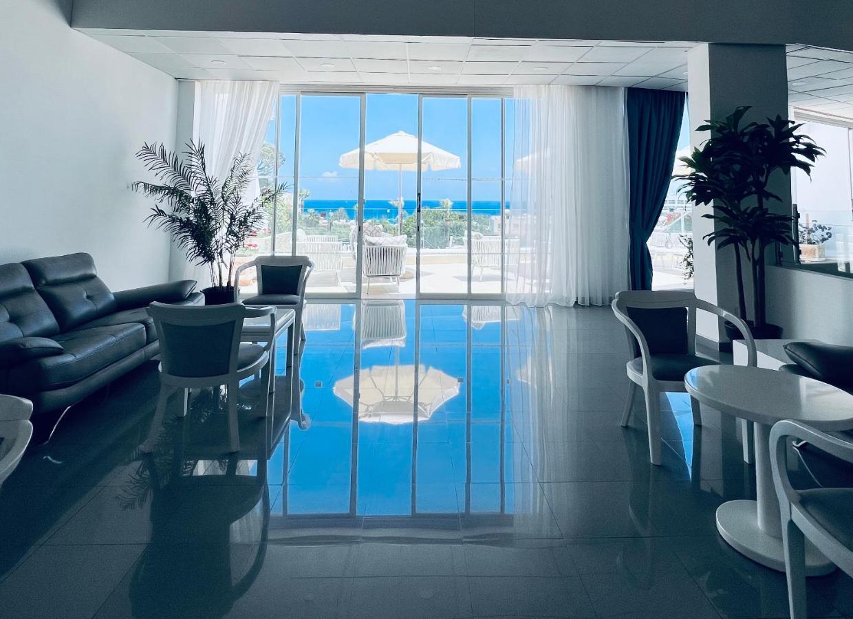 Adelais Bay Hotel Protarász Kültér fotó