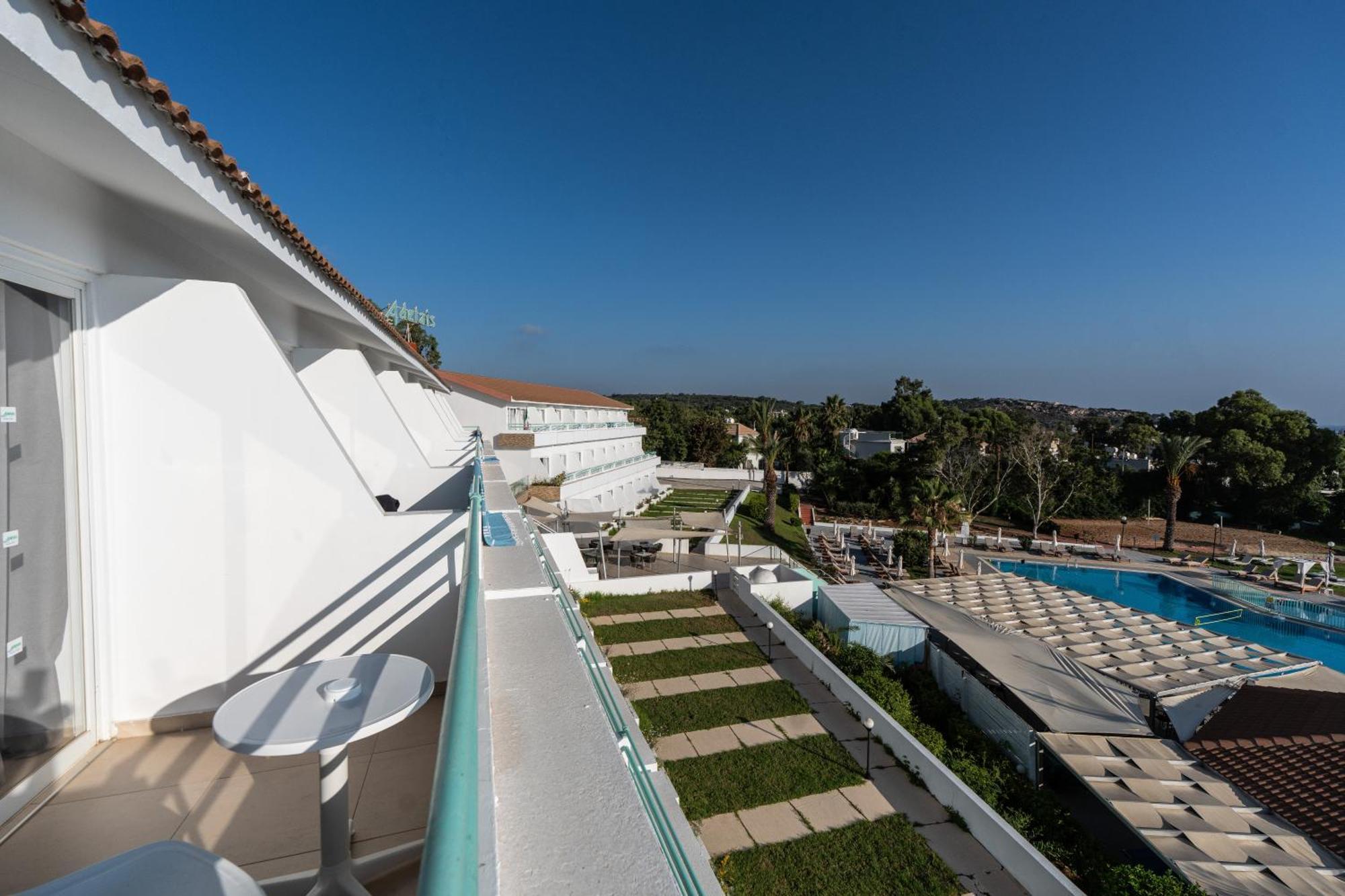 Adelais Bay Hotel Protarász Kültér fotó