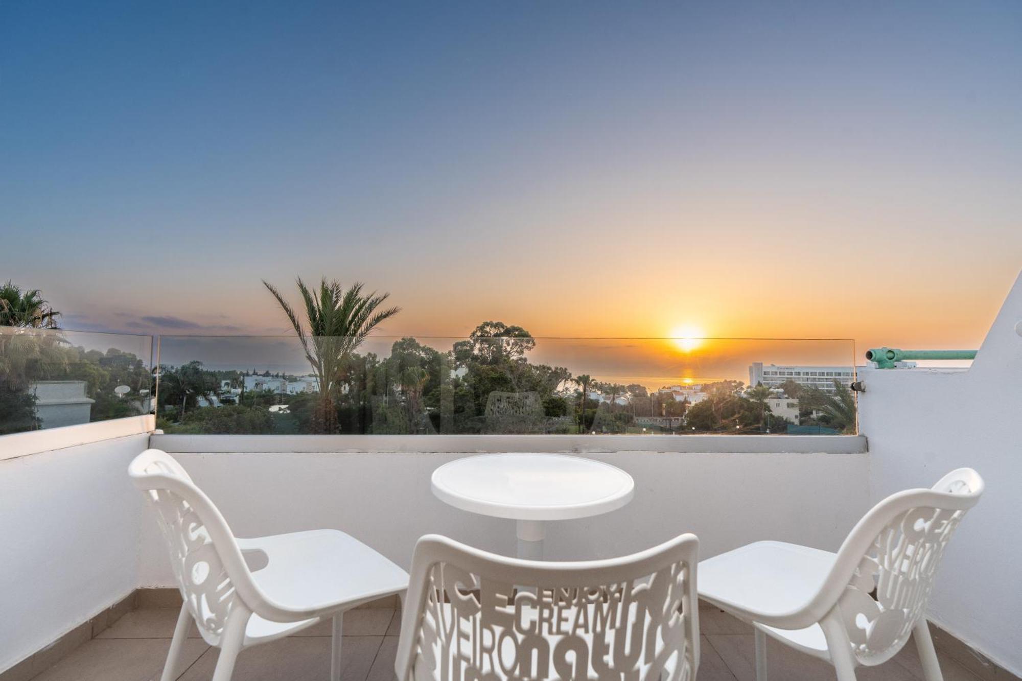 Adelais Bay Hotel Protarász Kültér fotó