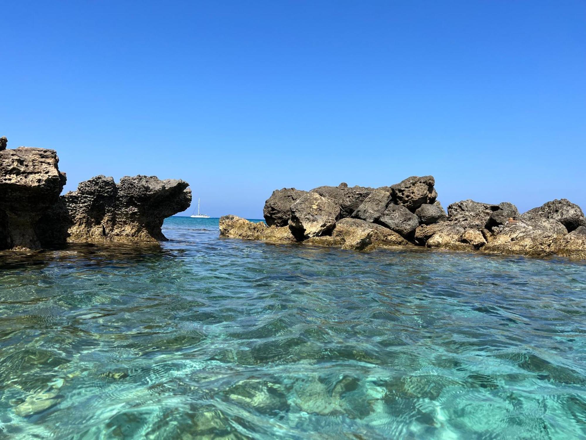 Adelais Bay Hotel Protarász Kültér fotó