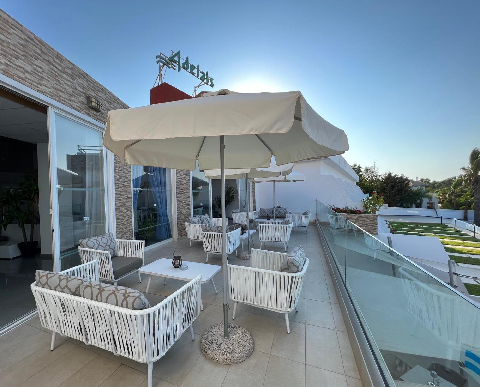 Adelais Bay Hotel Protarász Kültér fotó